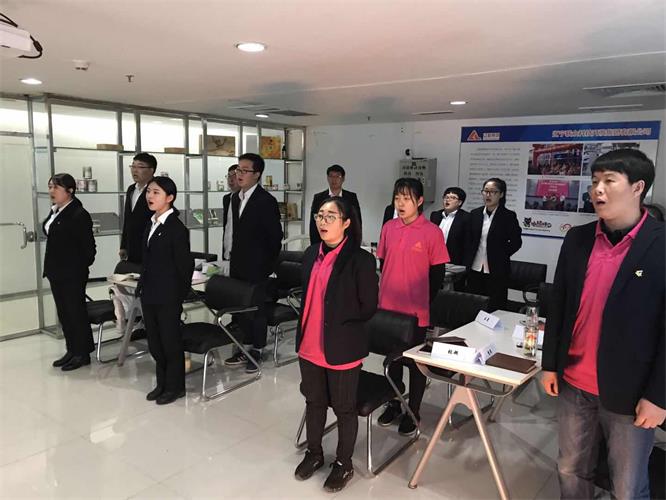 不忘初心，撸起袖子加油干