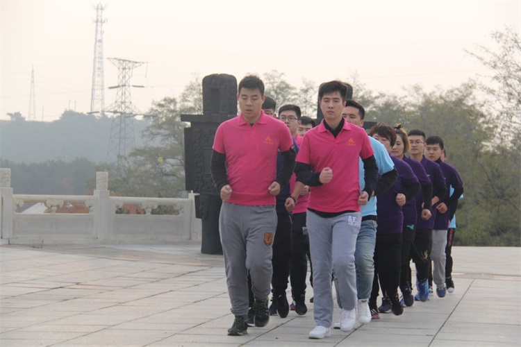 UG环球官网新闻：“不忘初心，持续前进”