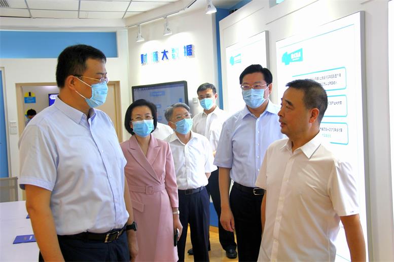 辽宁省副省长高涛光临UG环球官网集团视察调研